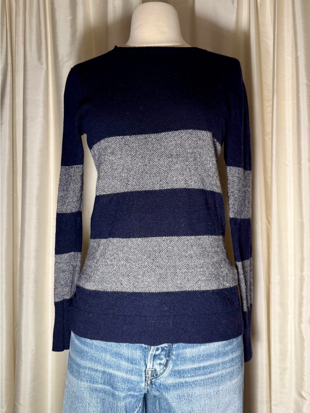 Banana Republic Filpucci Navy Merino Wool/Cashmere blend Crewneck Sweater - Picture 5 of 9